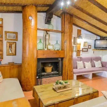 Villa Grand In Chimeneas, Pool